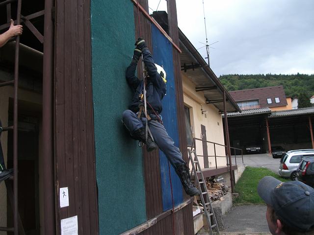 foto15.JPG - Pítrs při lezeckém výcviku